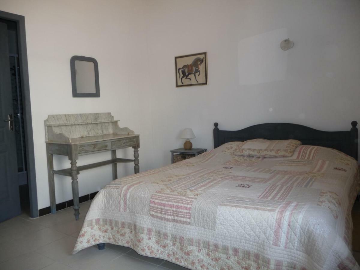 La Villages Chambres D'Hotes Vallabregues Bagian luar foto
