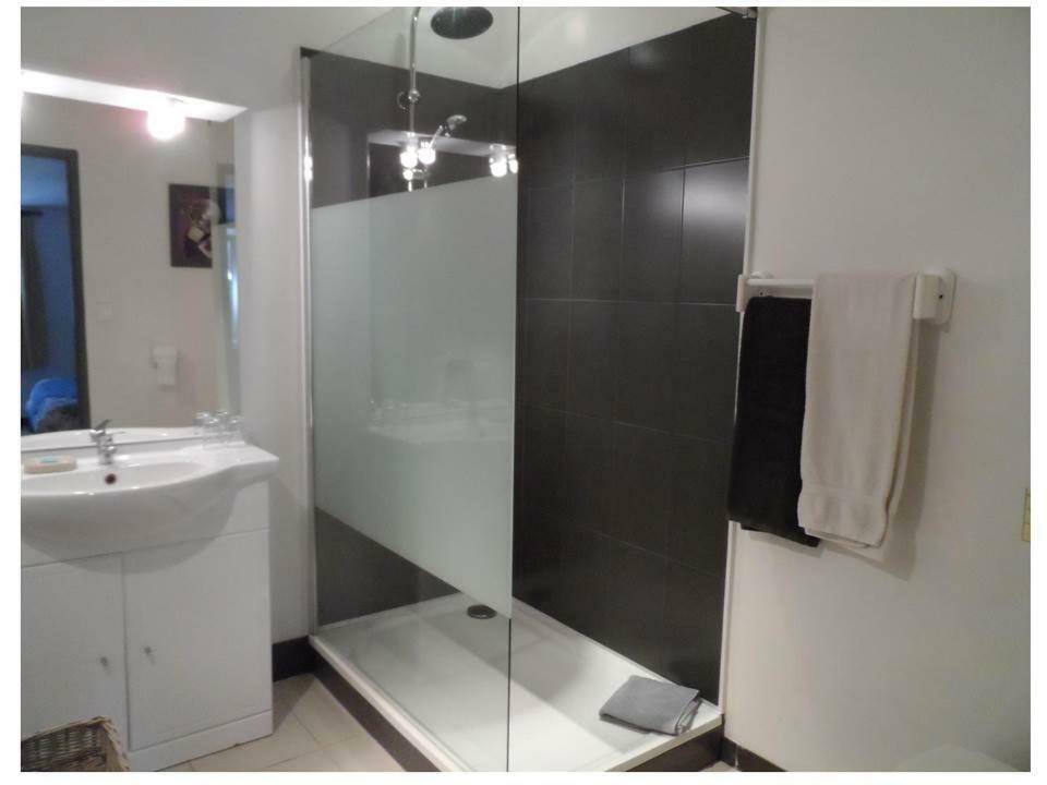 La Villages Chambres D'Hotes Vallabregues Bagian luar foto
