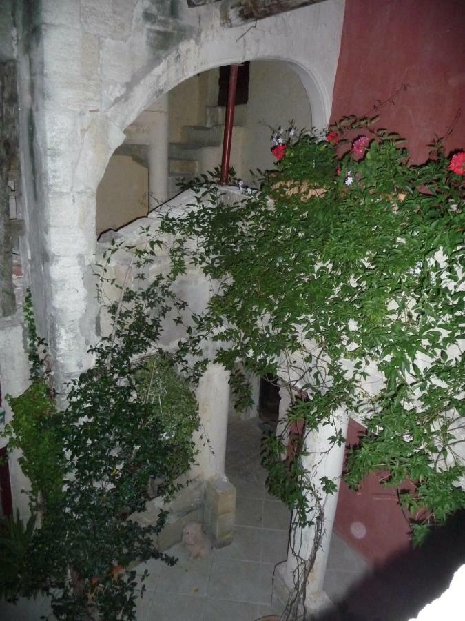 La Villages Chambres D'Hotes Vallabregues Bagian luar foto