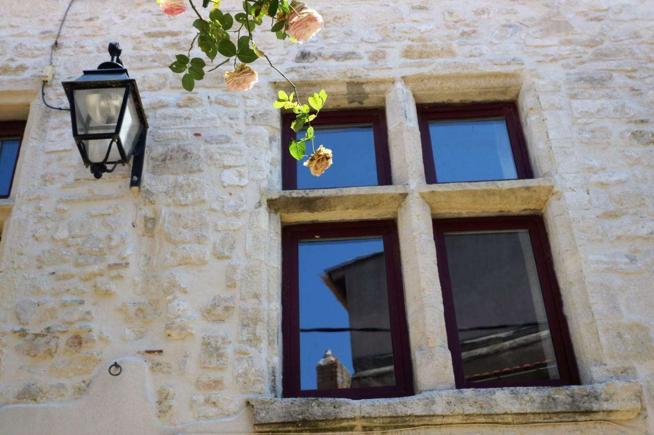 La Villages Chambres D'Hotes Vallabregues Bagian luar foto